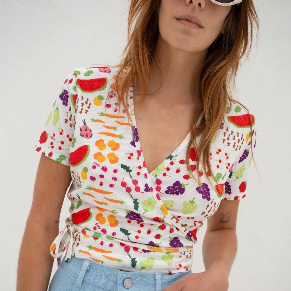 Lisa Says Gah Farmer’s Market Wrap Top